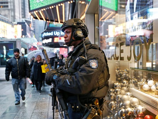 AP NEW YEARS EVE SECURITY A USA NY