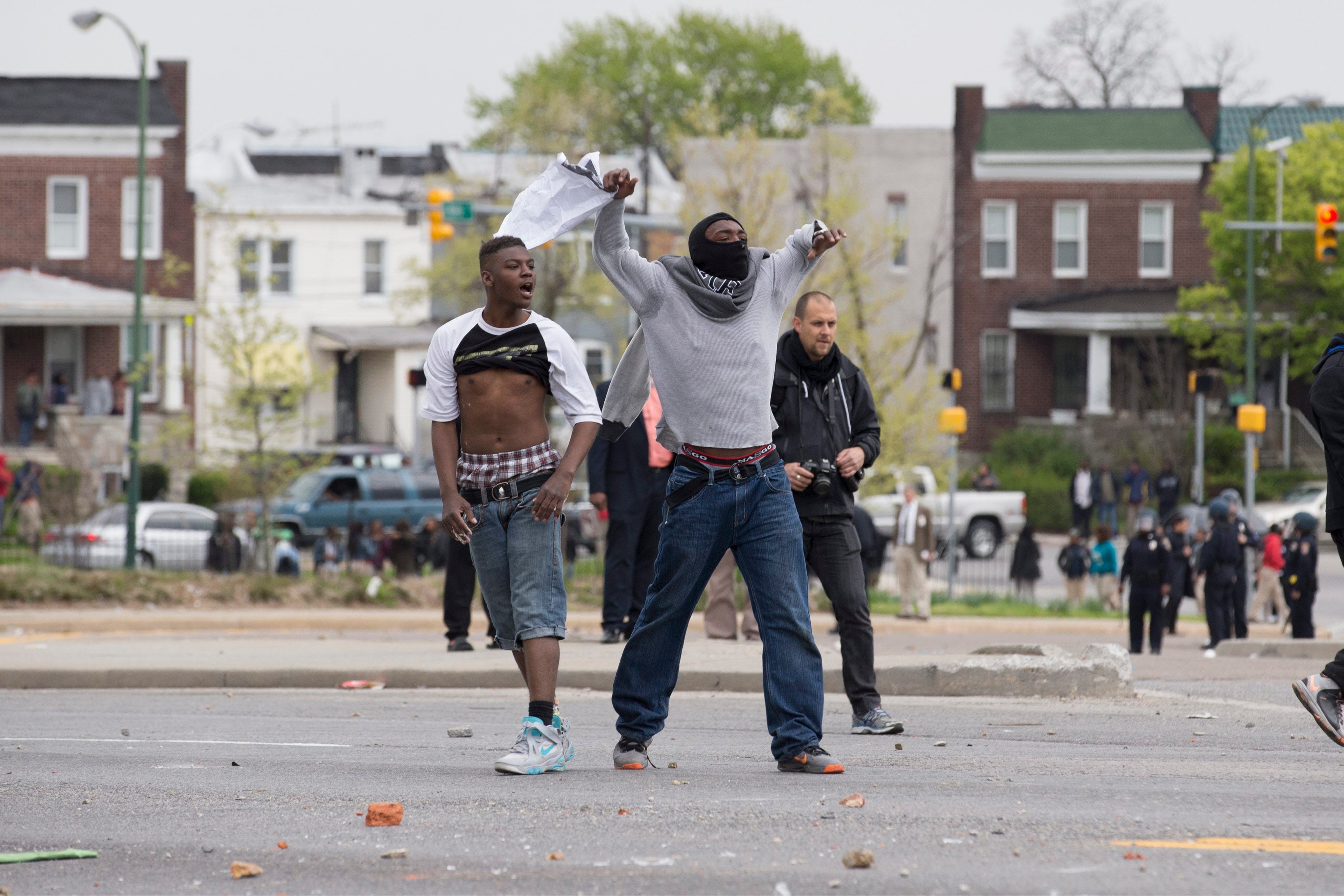 Thousands march in Baltimore, NYC over death of Freddie Gray