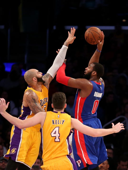 Losing streak hits seven as Pistons lose to Lakers, 93-85 635616325322193829-GTY-465811926