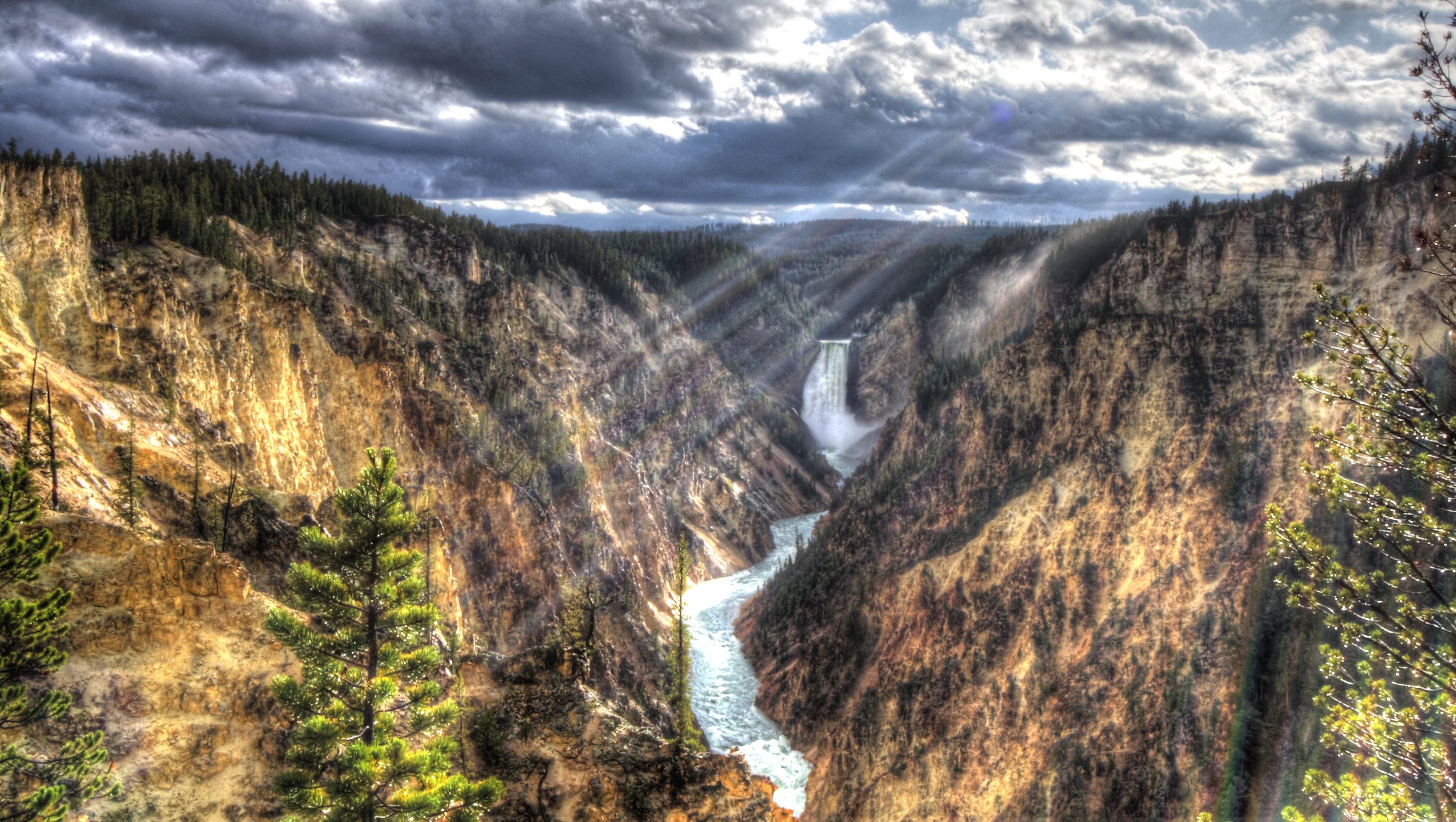 Yellowstone: Explore the world's first national park