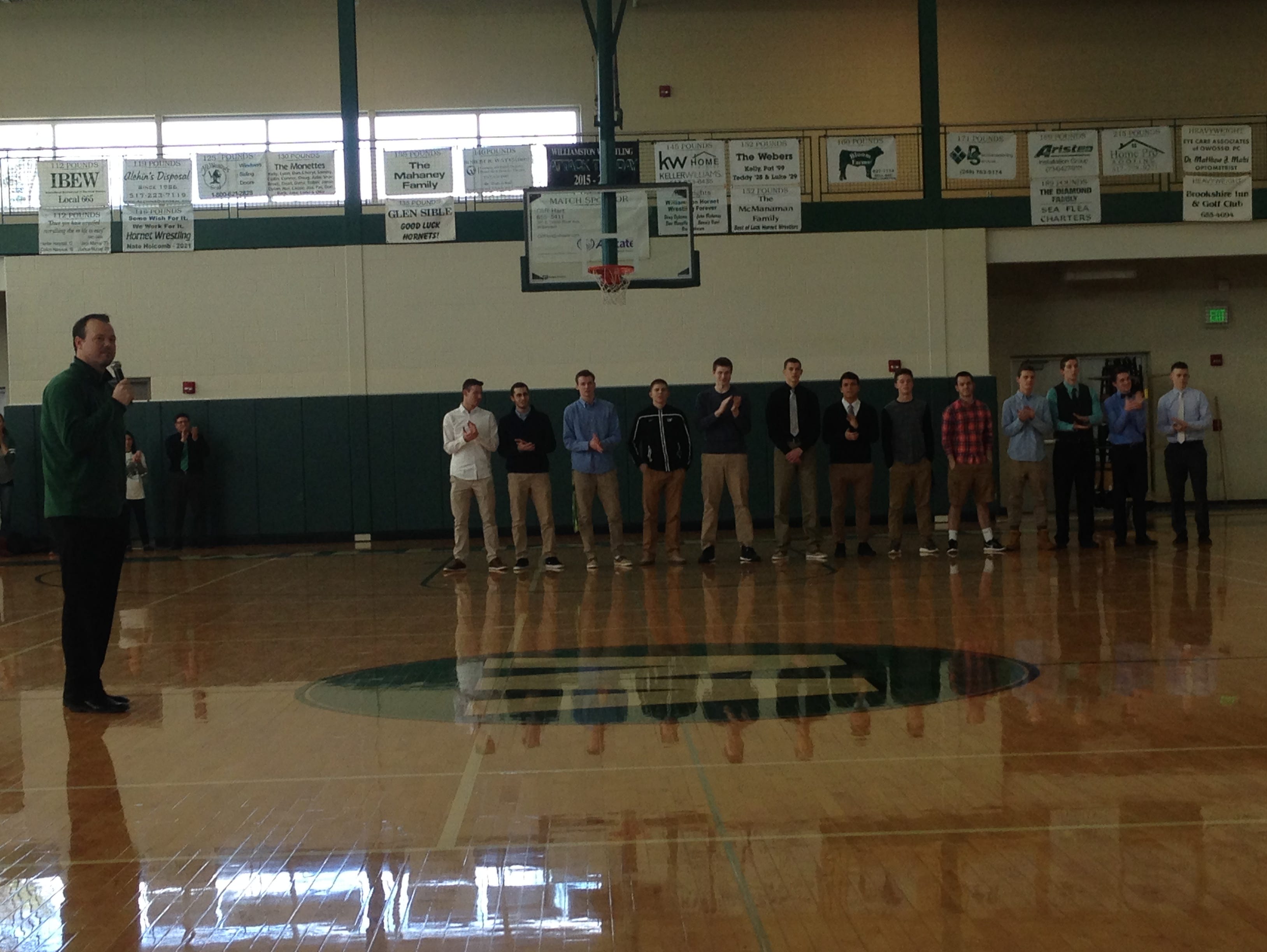 Williamston basketball team gets big sendoff before state semifinal