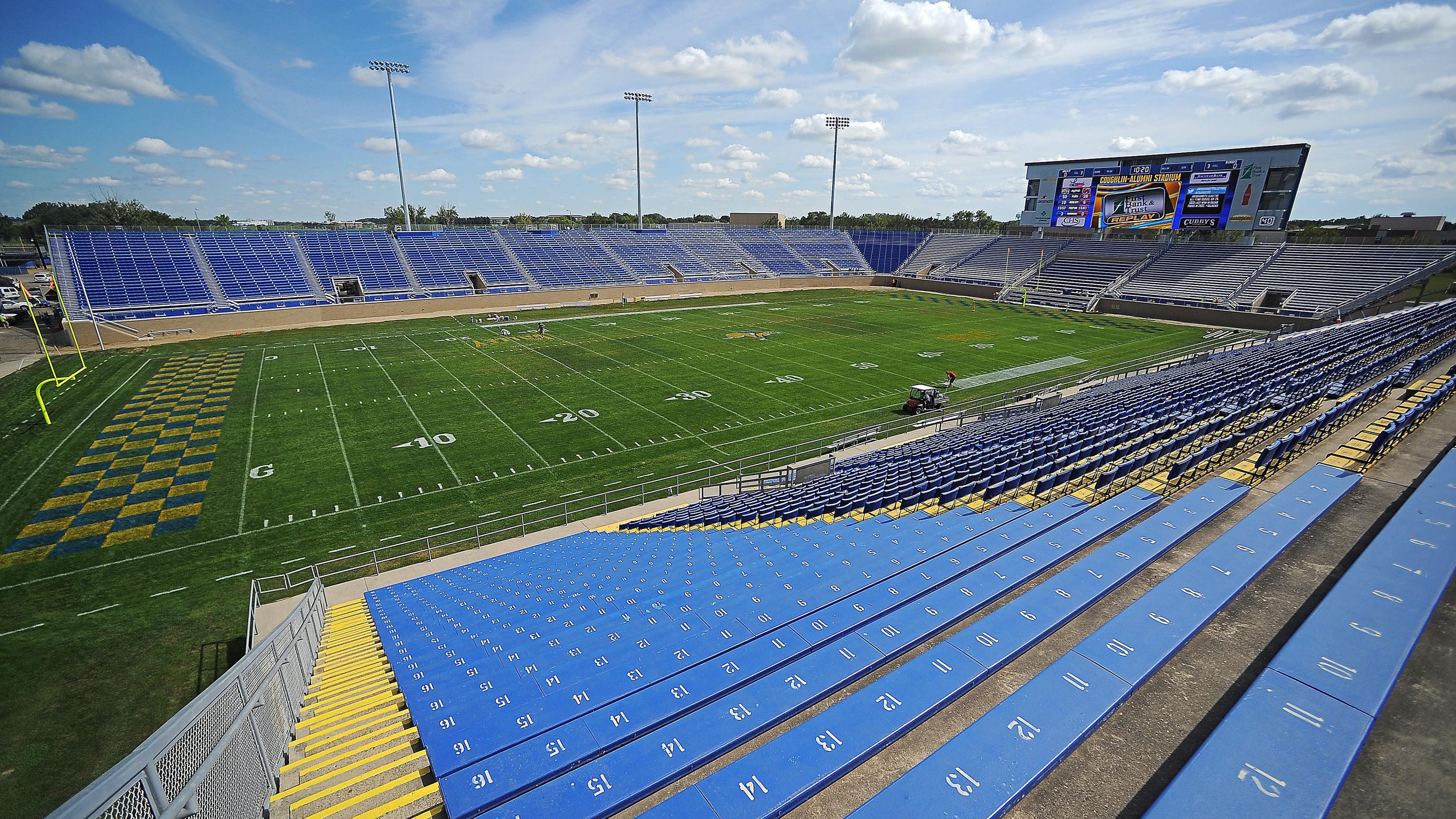 South Dakota State Jackrabbits Open Remodeled Coughlin Alumni Stadium south-dakota-state-jackrabbits-open-remodeled-coughlin-alumni-stadium