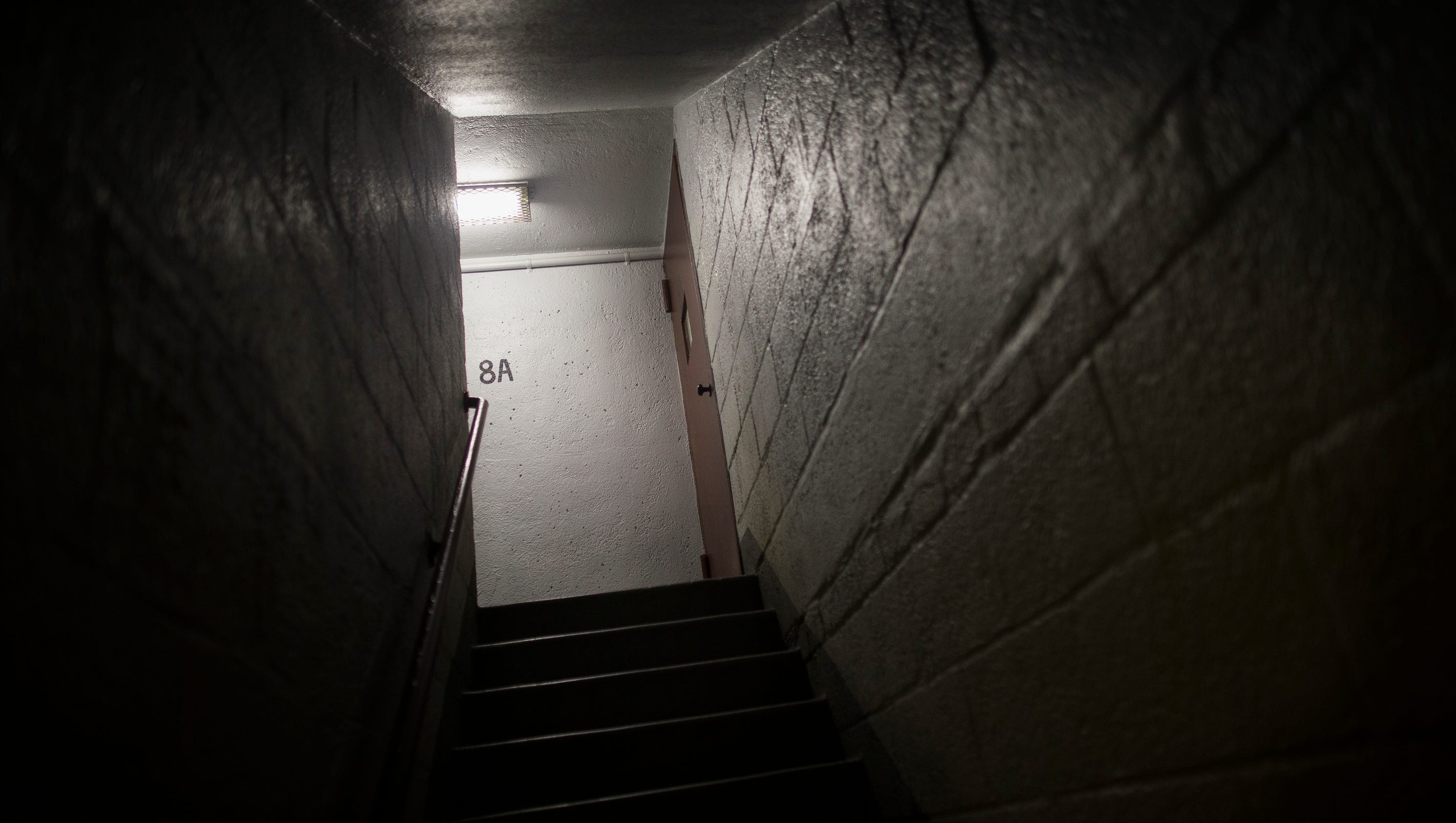 The Staircase Crime Scene Photos - 5y9ce4w