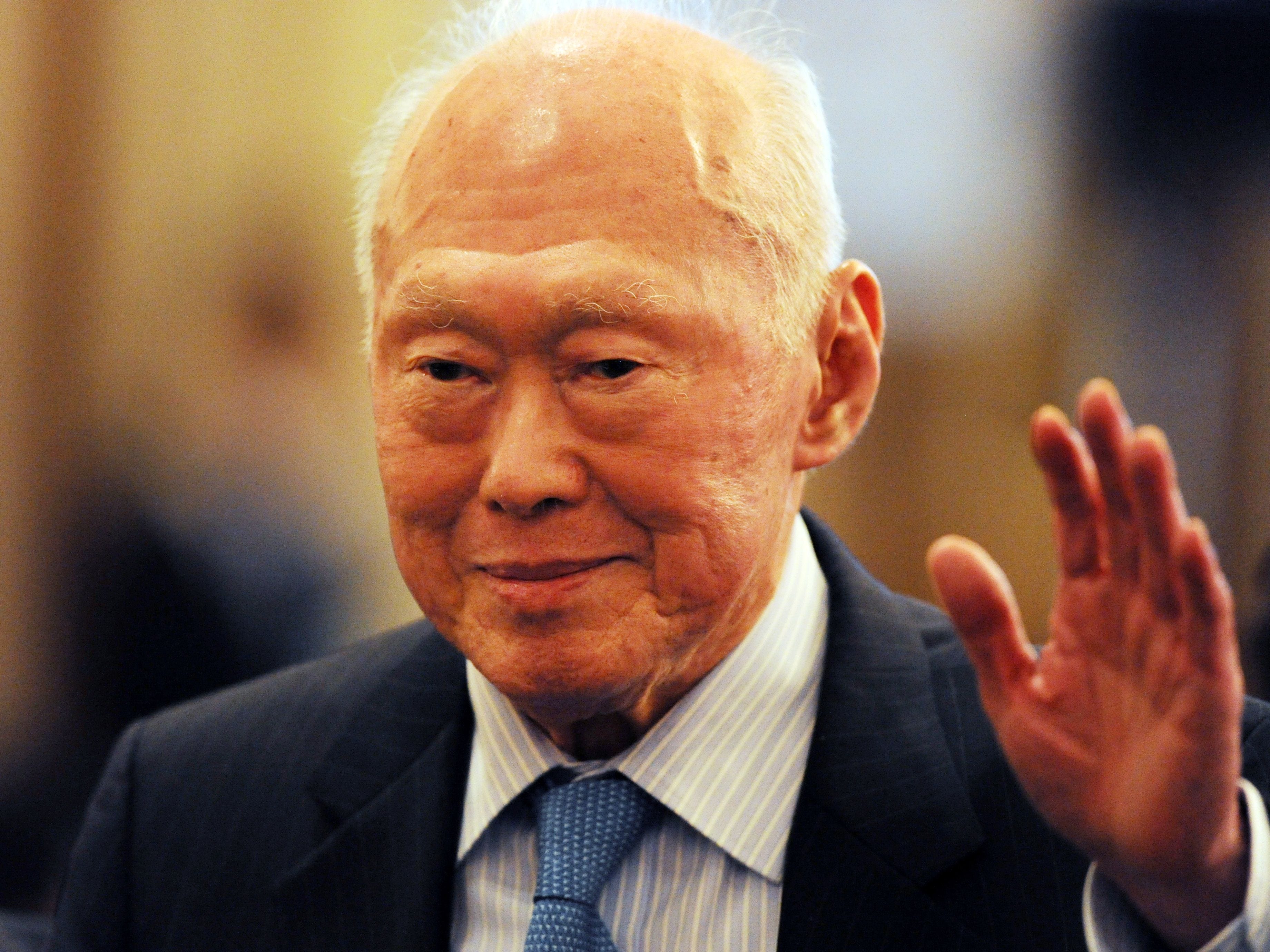 Singapore's first prime minister, Lee Kuan Yew, dies at 91