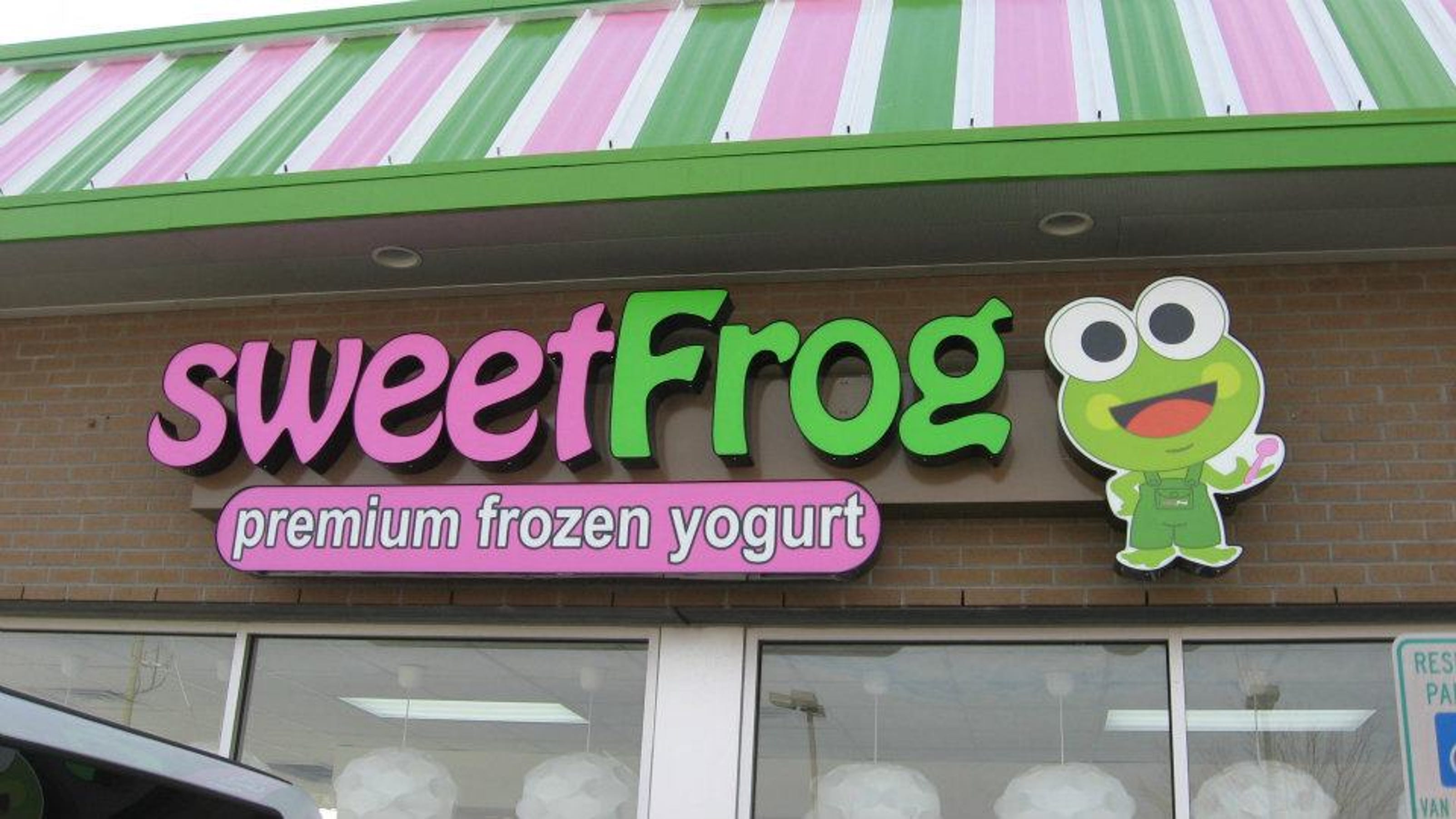 Frozen yogurt store called sweetFrog comes to Newark
