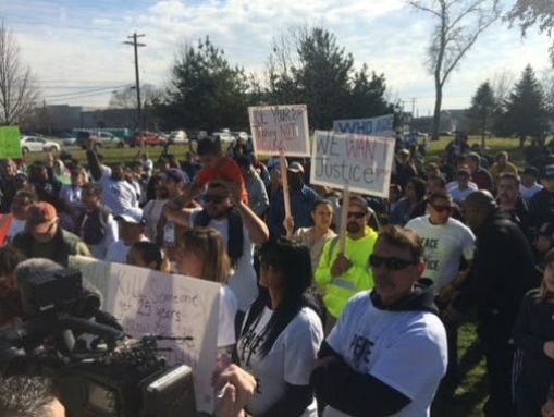 Protesters at rally in Pasco.
