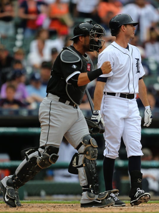Tigers unable to keep up with the White Sox in 10 innings, 8-7 635708591186447358-tigers-062515-kd011