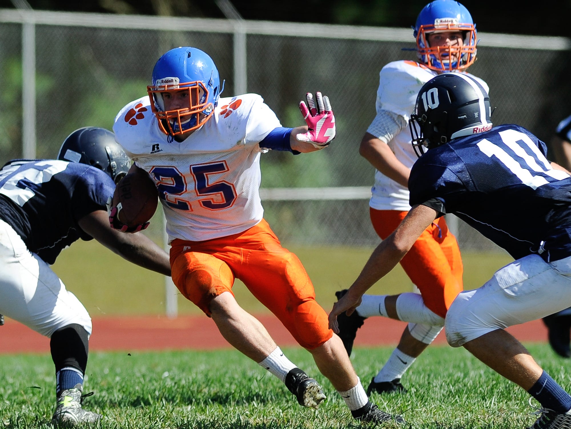 Delmar's Isaac Austin (25) for a touchdown against Lake Forest last Saturday.
