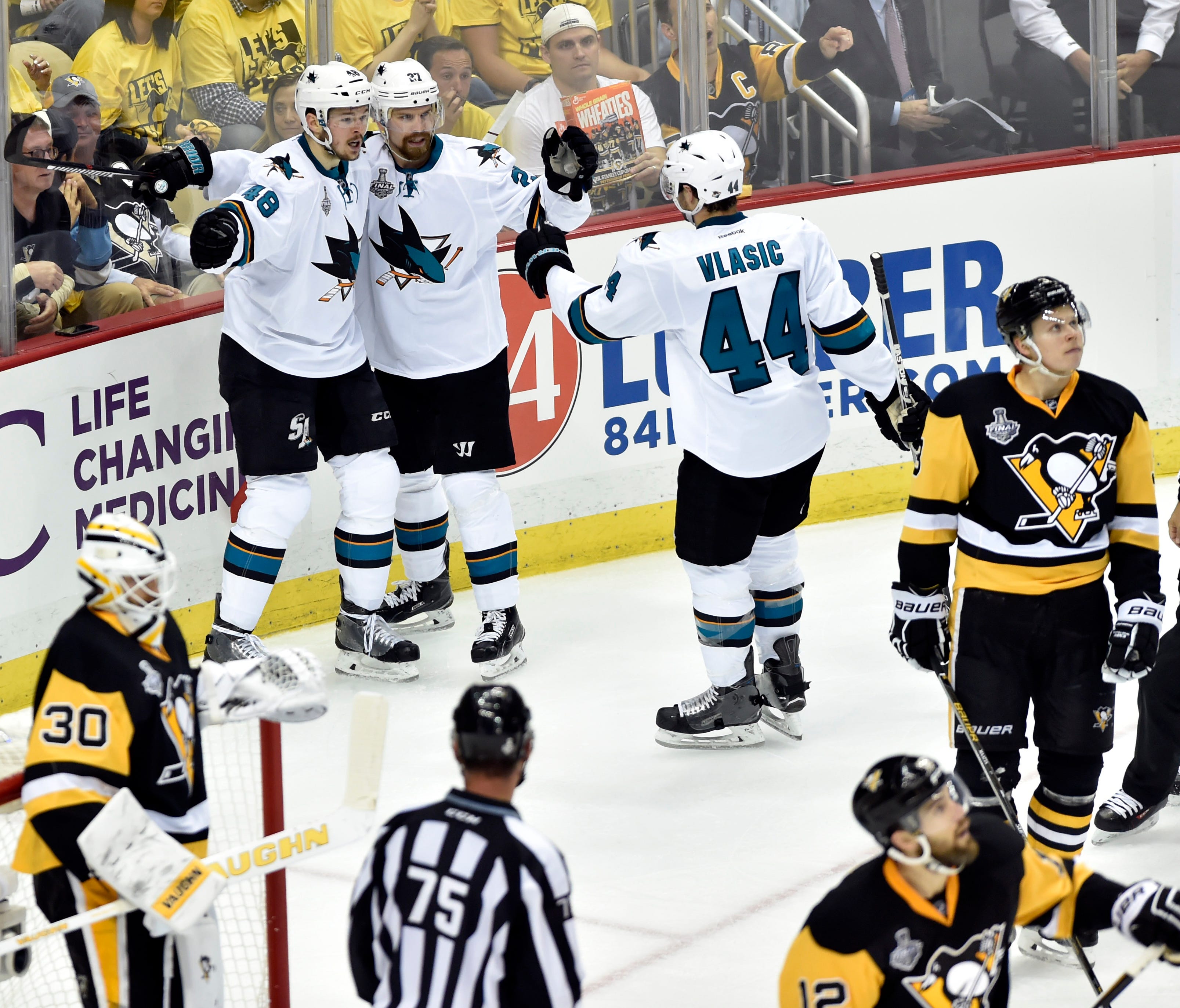 Penguins edge Sharks late to take Stanley Cup Final Game 1 | 11alive.com