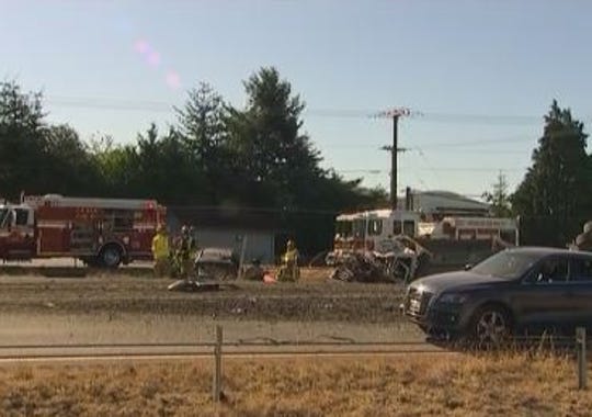 Multiple cars involved in a crash on I 5, blocking