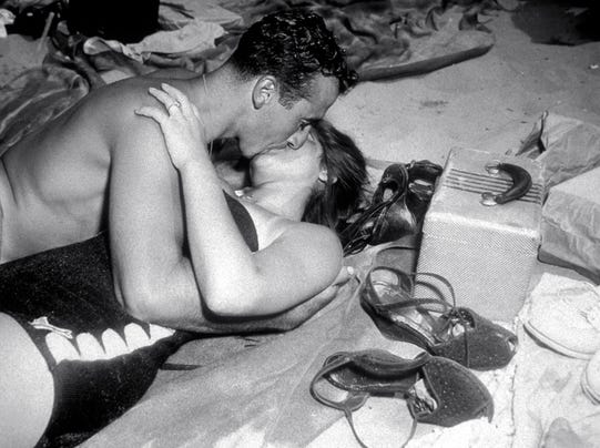 Nude Sex Pic Man And Woman Mating 25
