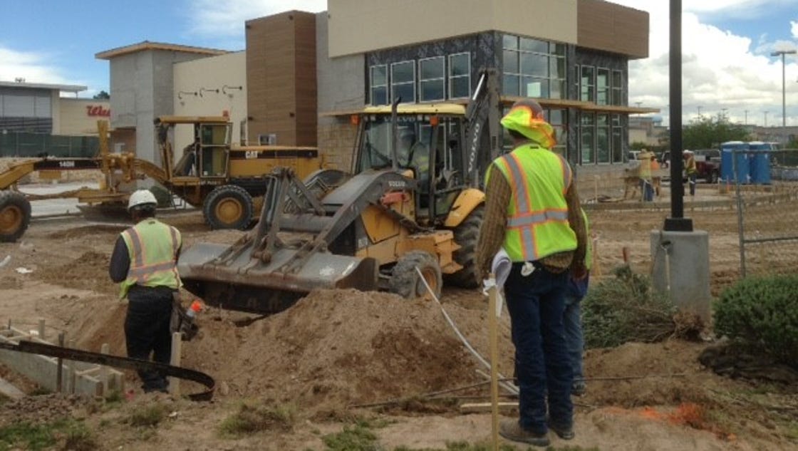 Many jobs in El Paso, TX are also available from the booming tourism industry, which brings over 2 million visitors to the city each year. El Paso is home to Western Refining, the only Fortune business to have headquarters in the city.