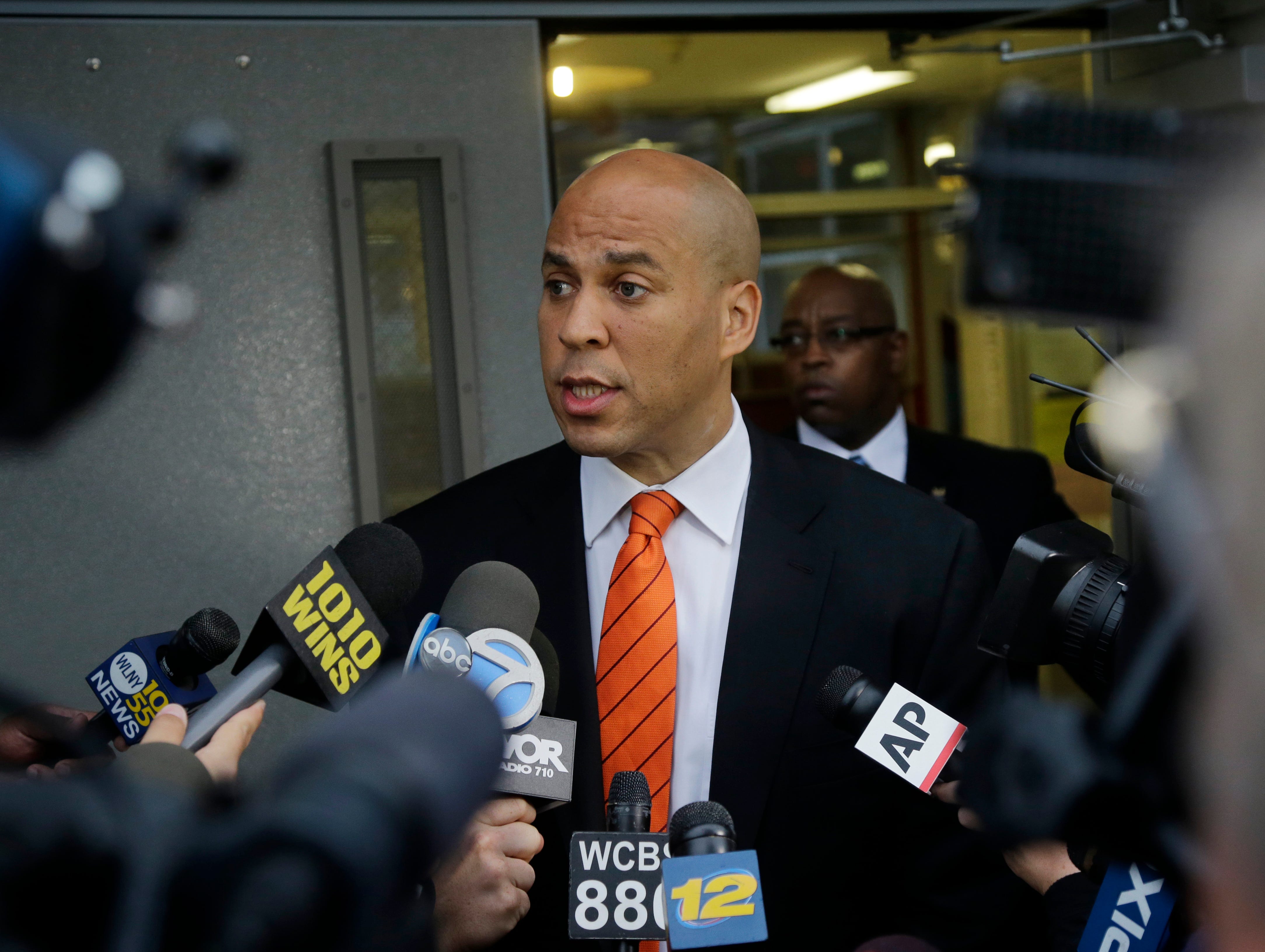 Cory Booker wins Senate primary in New Jersey