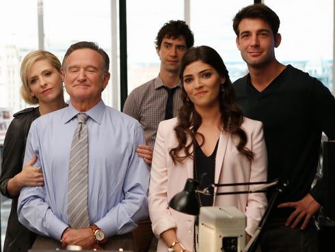 Let's go 'Crazy': Sarah Michelle Gellar, left, Robin Williams) ,Hamish Linklater, Amanda Setton and James Wolk.