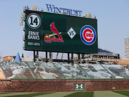 635638510715970262-wrigleyfield.jpg