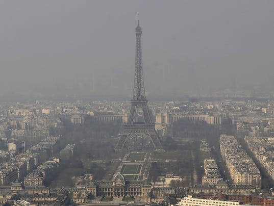 635625386556099301-AP-France-Pollution.j
