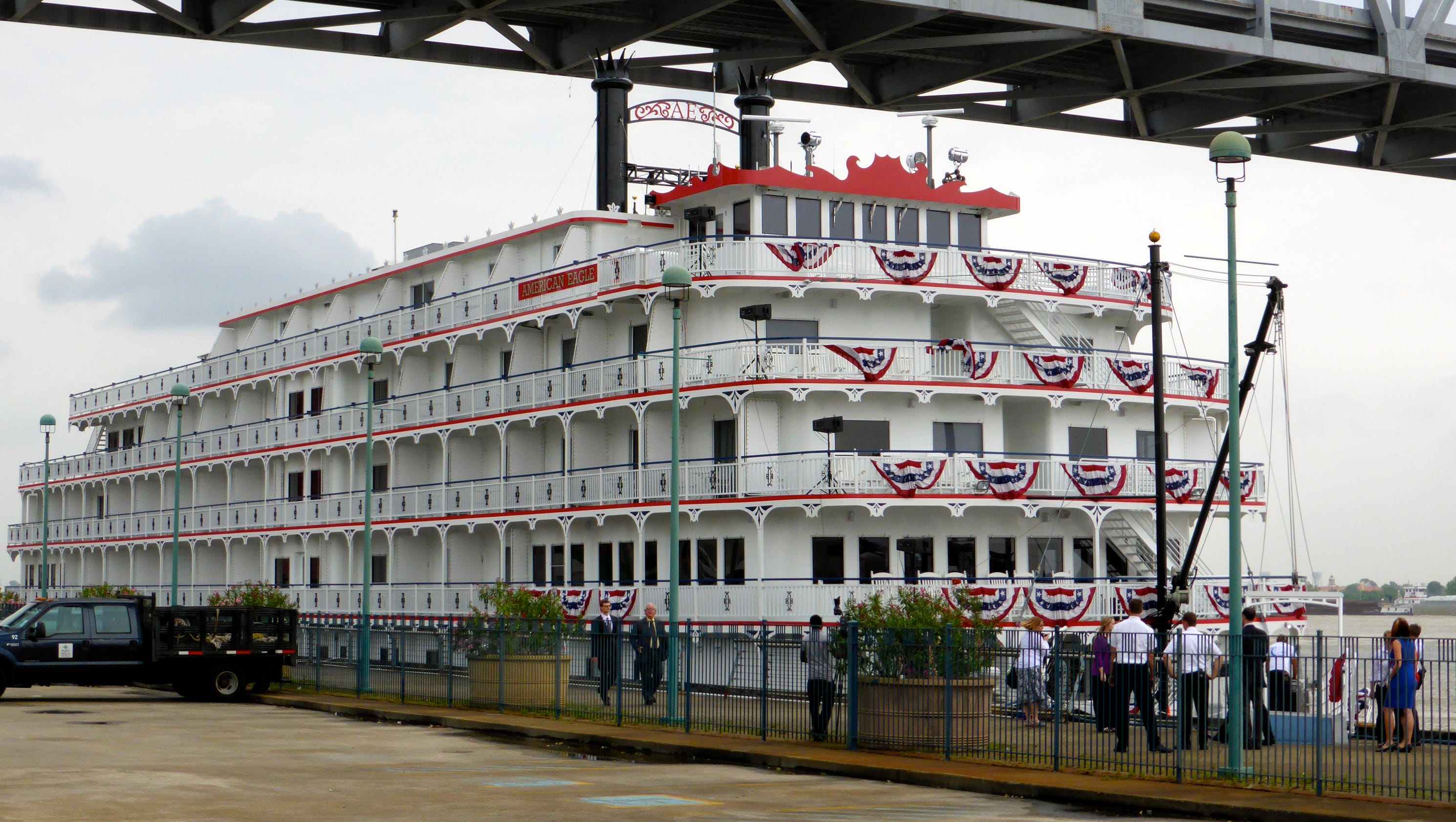 Cruise ship tours: American Cruise Line's American Eagle