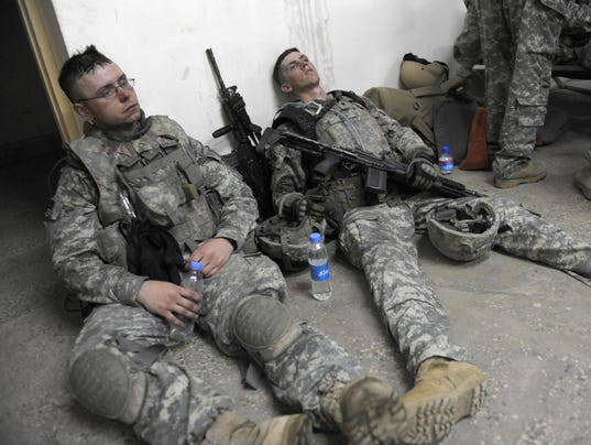 Two US soldiers from 1st Infantry Divisi