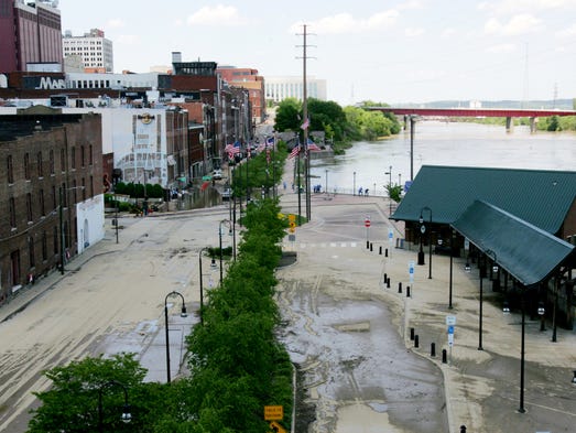 Water recedes and dries out on First Avenue in downtown