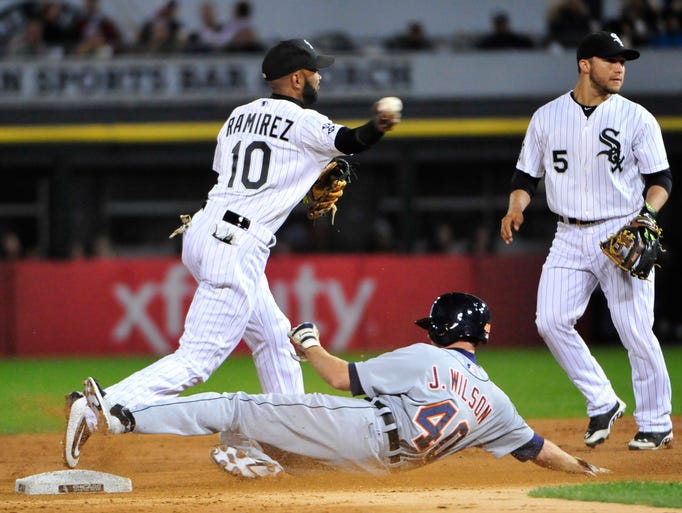 Bats go cold as Tigers fall to White Sox, 2-1 635794200151338481-GTY-491052130