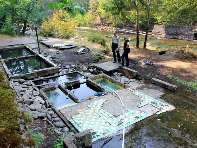 Lower Breitenbush Hot Springs