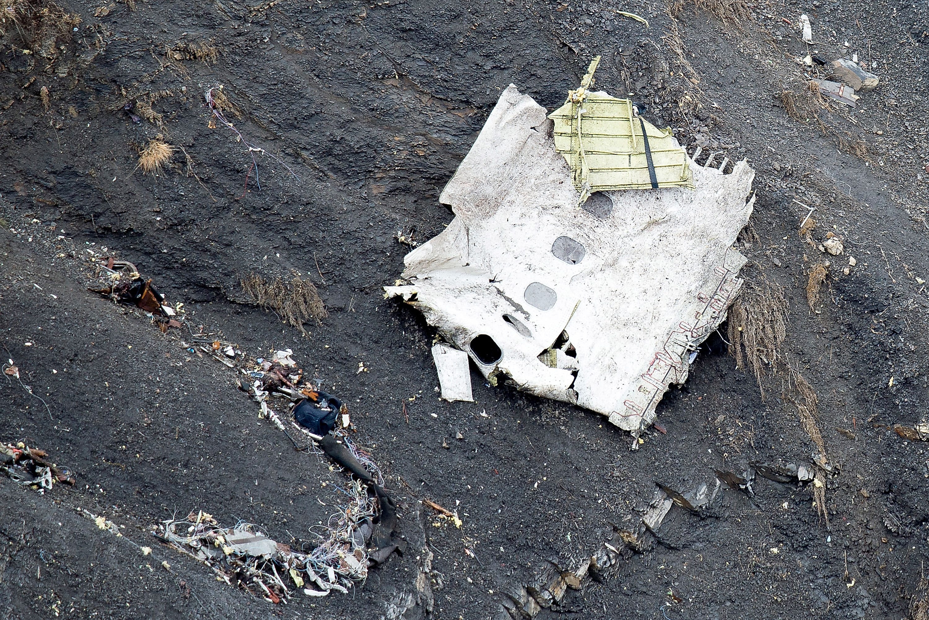 Prosecutor: Co-pilot deliberately crashed Germanwings Flight 98525
