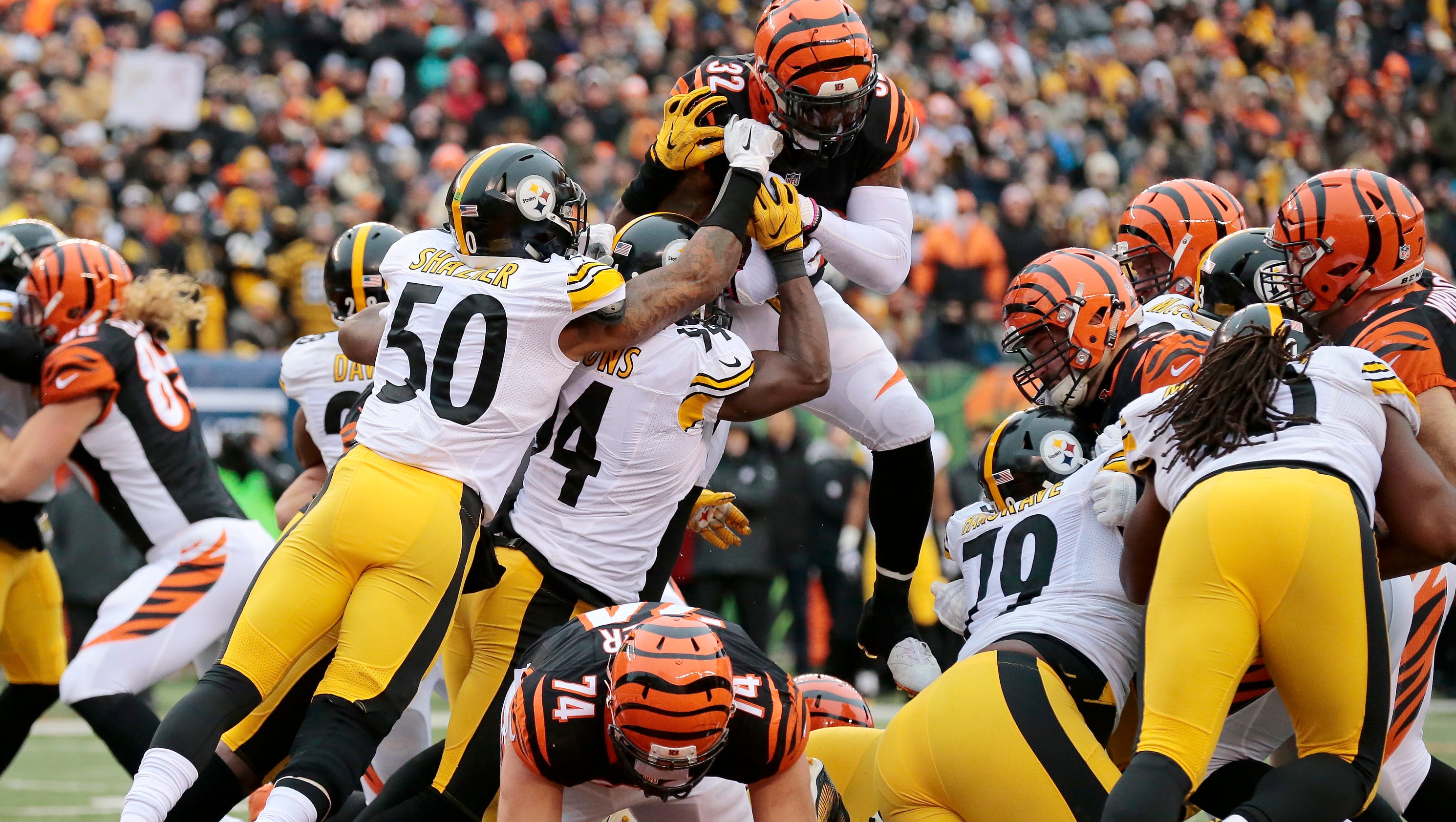 Bengals blow 14-point lead, lose 24-20 to Steelers