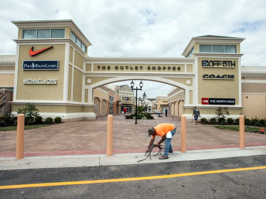 SIMPSONVILLE, Ky. (WDRB) -- Shoppers can mark their calendars for July the opening of the state's largest outlet mall in Simpsonville is on schedule. A huge influx of visitors and traffic goes.