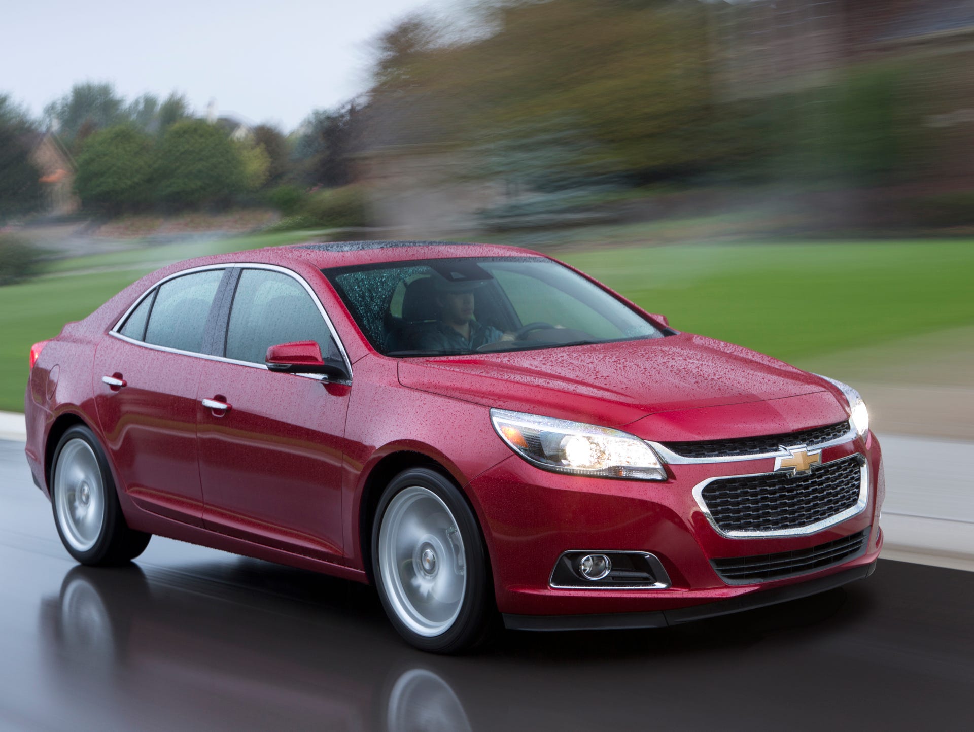 Chassis and suspension updates contribute to the 2014 Malibuâ??s more refined driving experience, including rebound springs that are internal to the struts. They enable more refined calibration of the dampers for a smoother overall ride, while also improving body roll control and weight transfer during acceleration or turning.