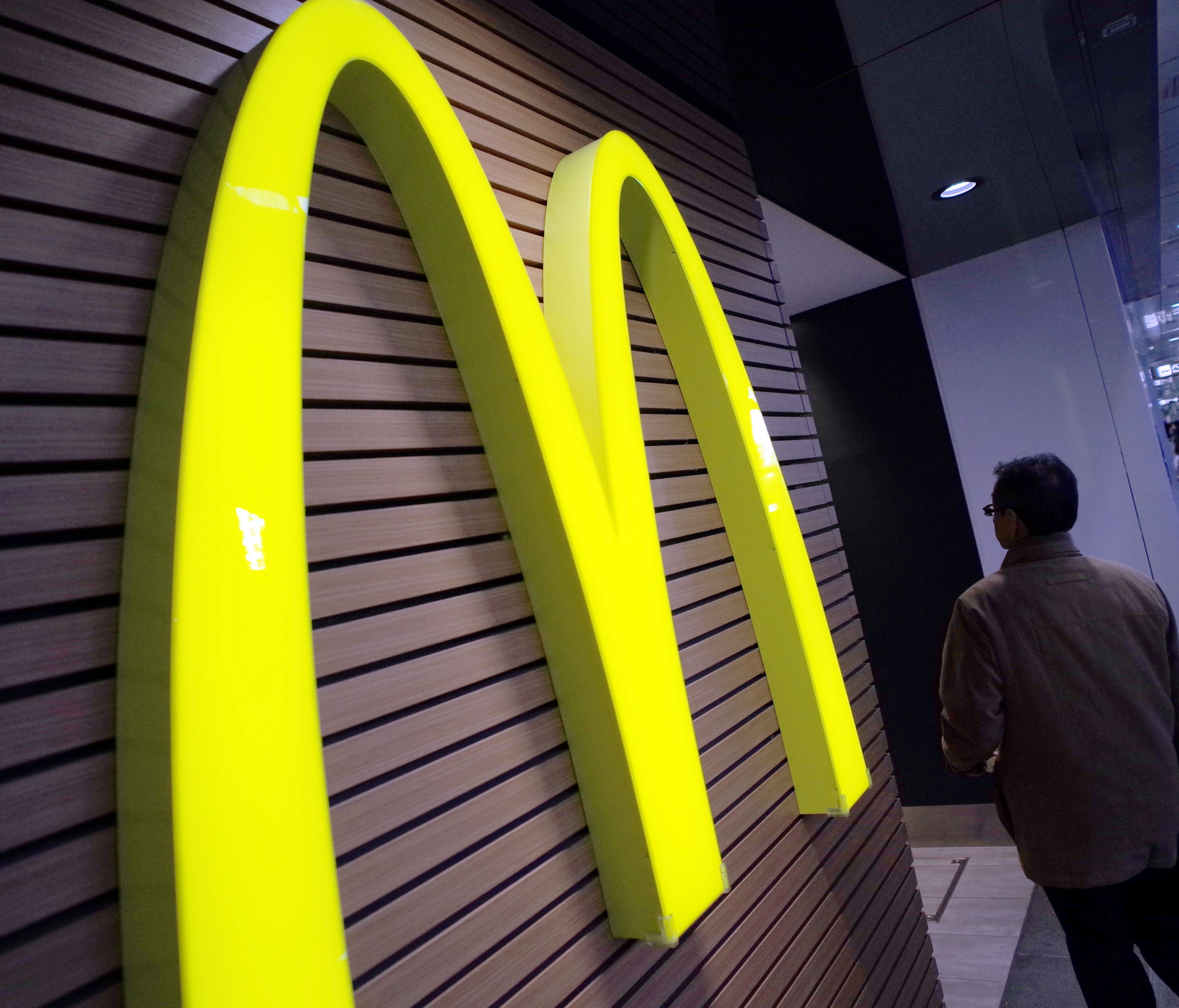 McDonald's will start offering soft drinks for just one dollar, Bloomberg reports.