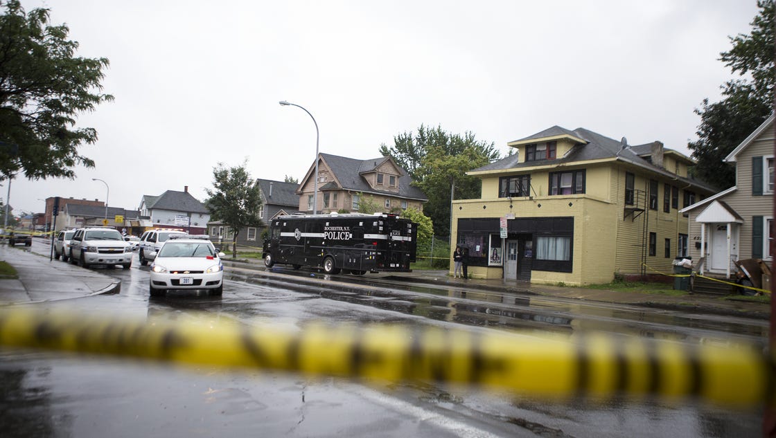 Police: Robbery suspect shot after stabbing officer - Rochester Democrat and Chronicle