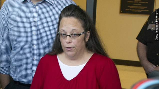 Couples want Kim Davis to stop altering marriage license forms