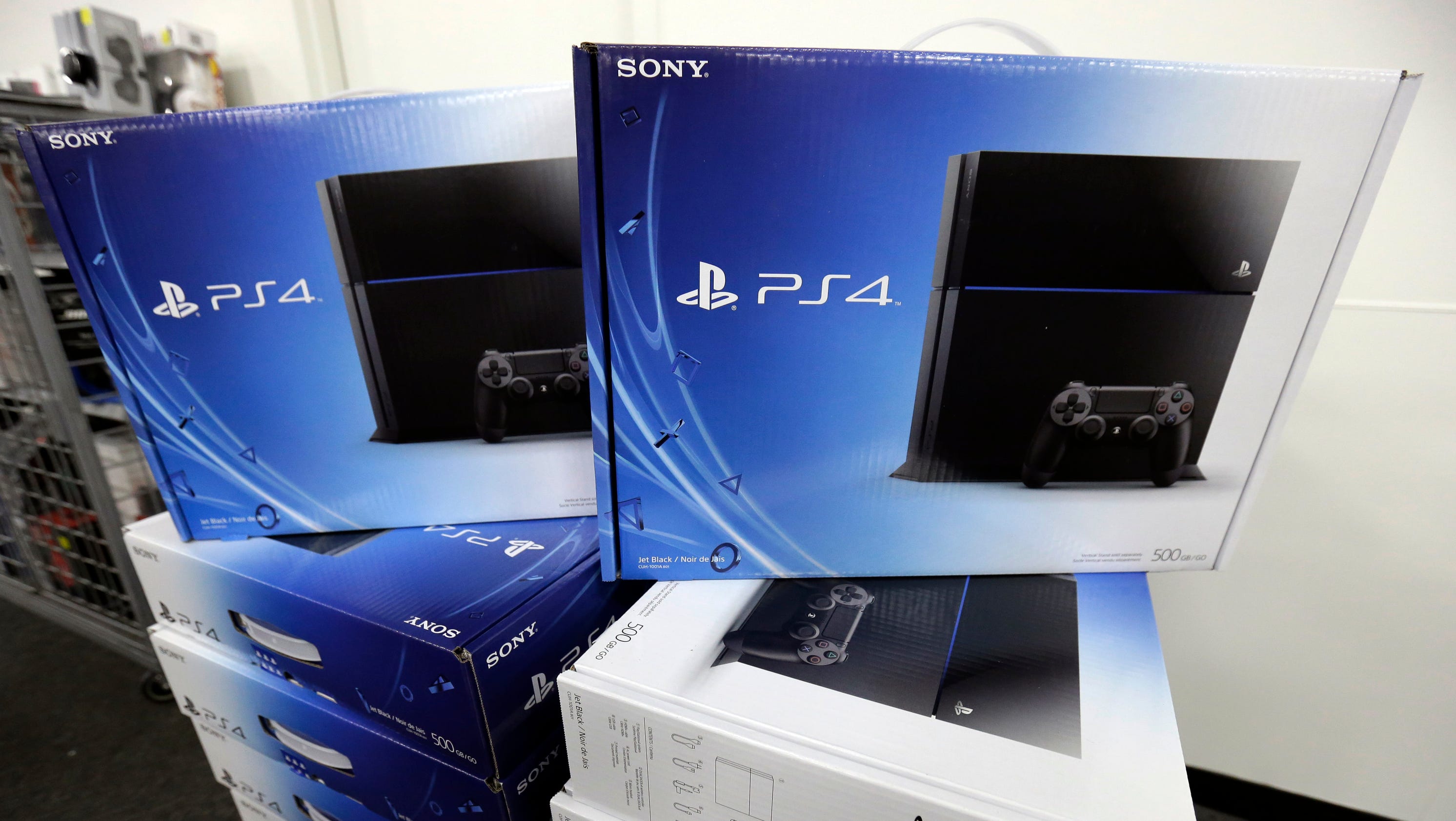 PlayStation 4 tops U.S. video game console sales