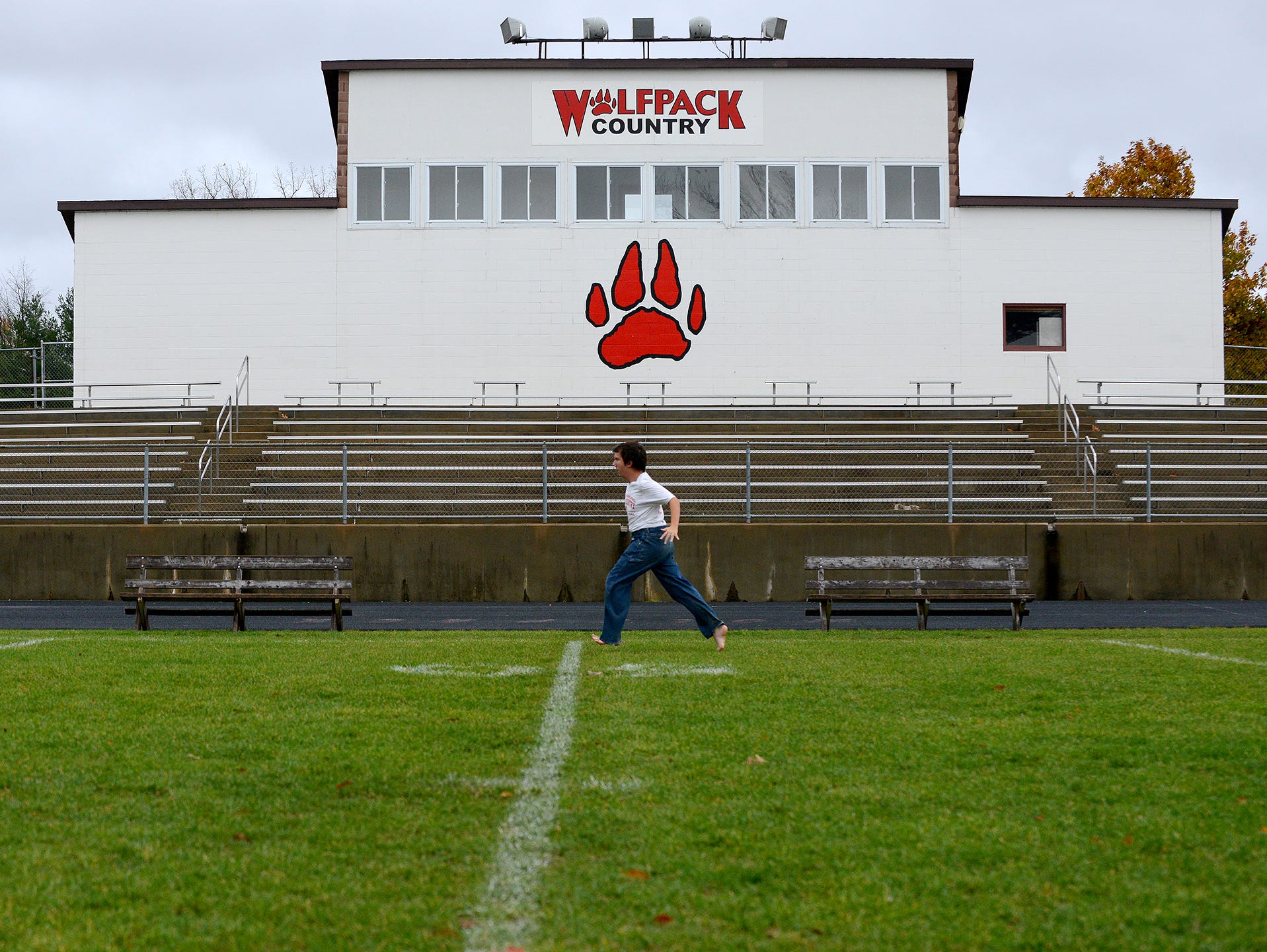 Laingsburg junior with autism inspiring cross country team USA TODAY