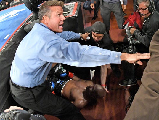636176195190859268-USP-BOXING-HOPKINS-VS-SMITH-JR-87459034.JPG