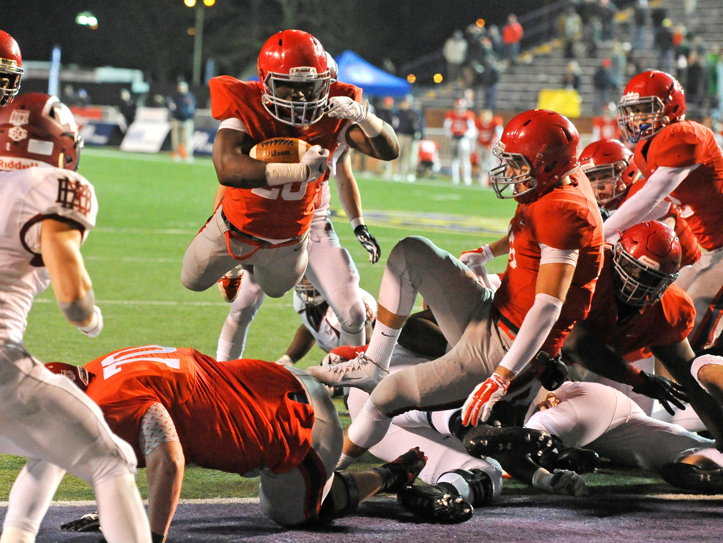 Brentwood Academy's Prince Momodu dives for the 2-point conversion to tie the BlueCross Bowl DII-AA state title game and sent it into overtime on Dec. 3, 2015, in Cookeville.