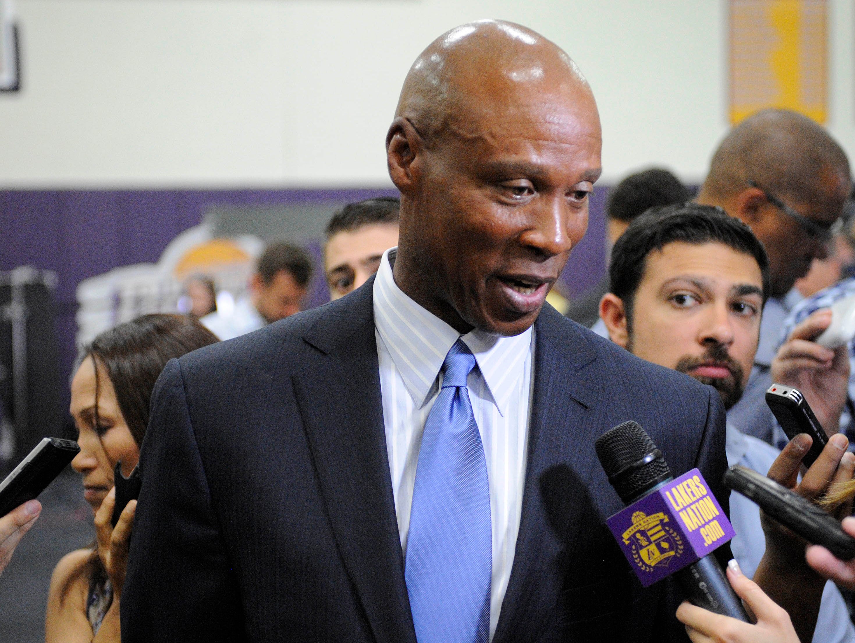Los Angeles Lakers head coach Byron Scott says he doesn't see Kobe Bryant playing for another team.