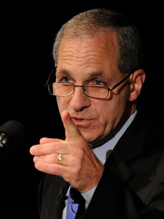 ExFBI chief's condition remains mystery after crash