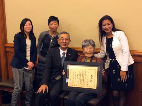 Former internee Grace Amemiya of Ames receives a commendation