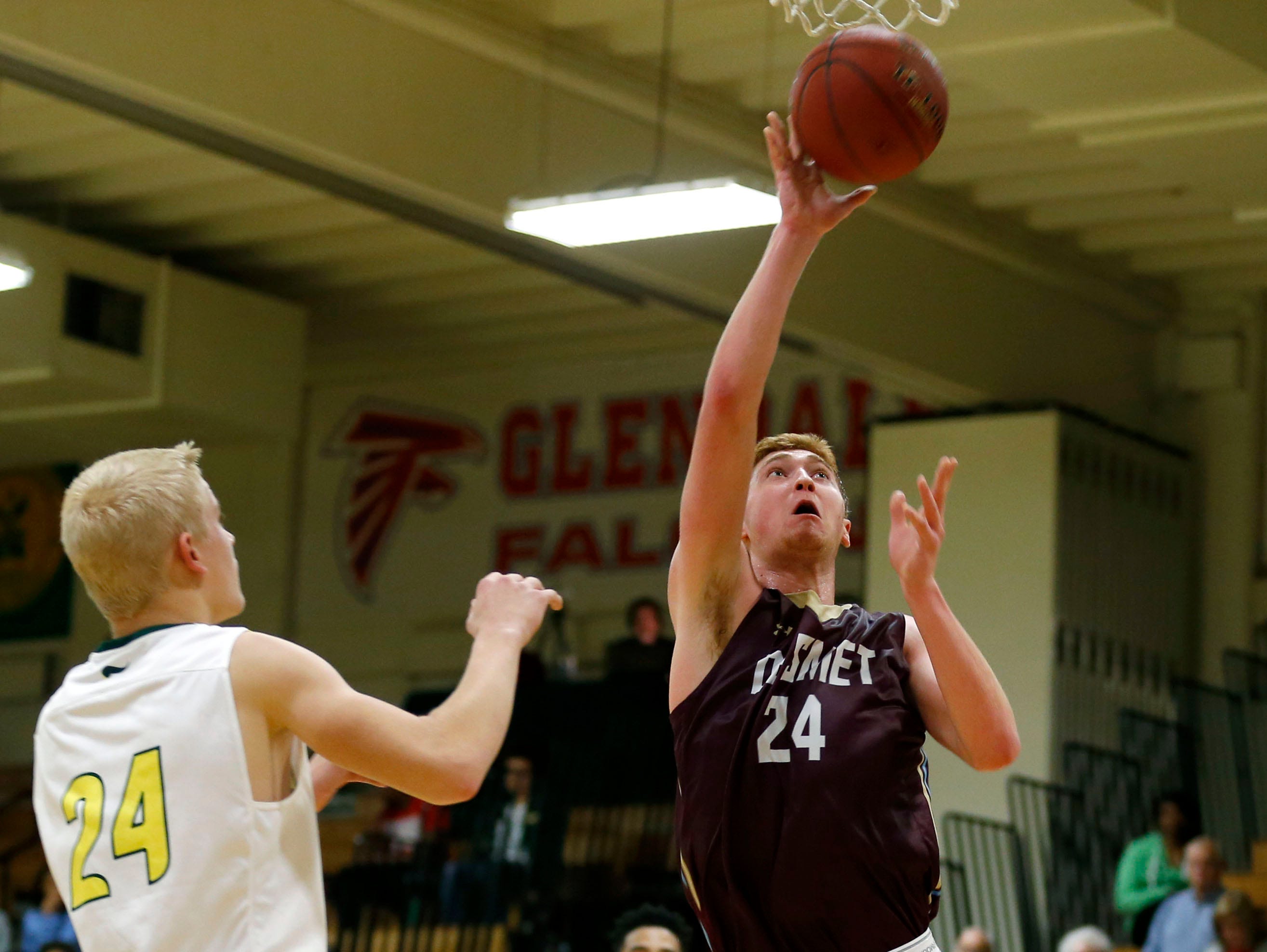 DeSmet Spartans Ryan Stipanovich goes up for a basket during a game against the Parkview Vikings at the Missouri Basketball Hall of Fame Classic on Thursday, Dec. 1, 2016.