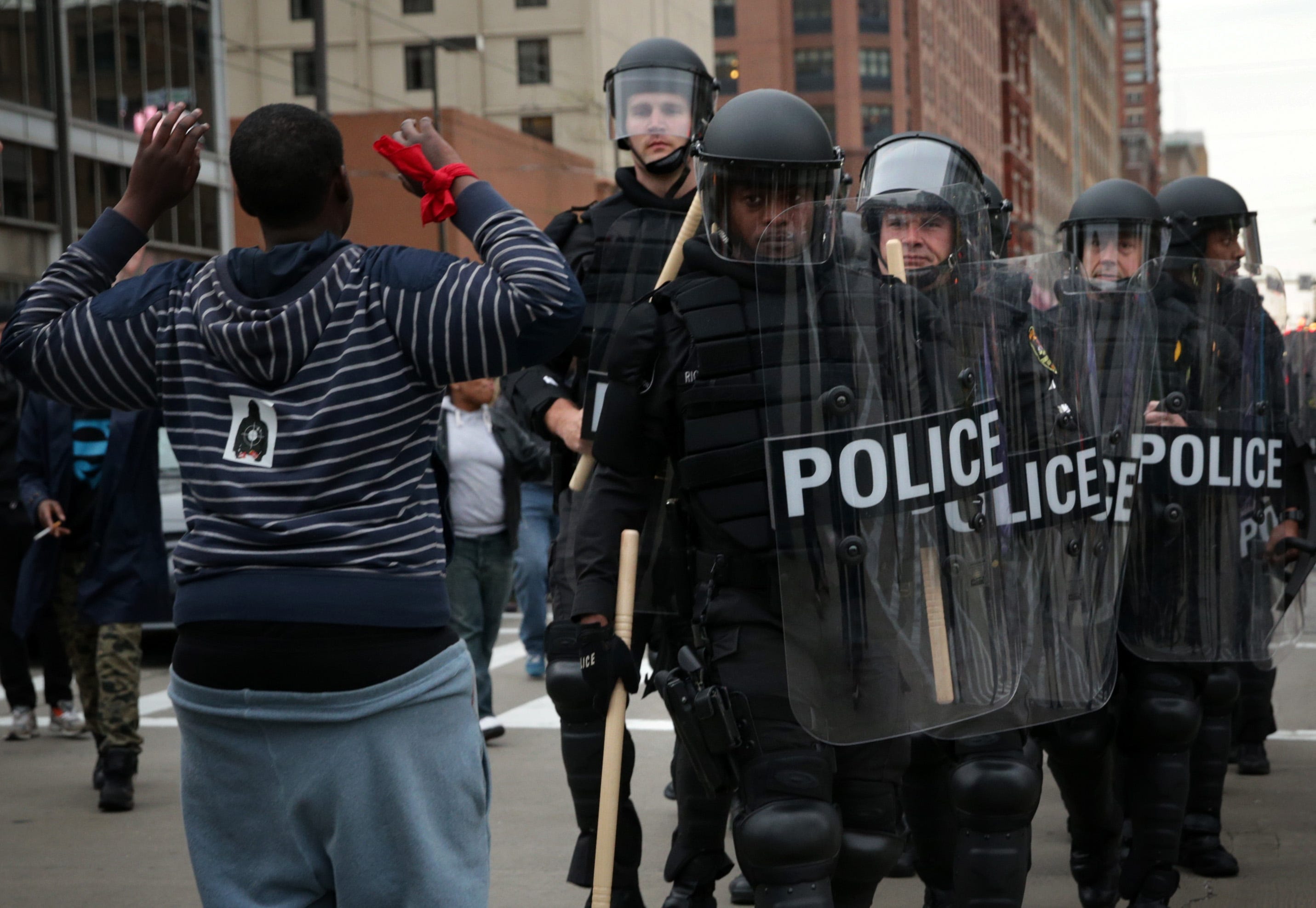 Thousands march in Baltimore, NYC over death of Freddie Gray