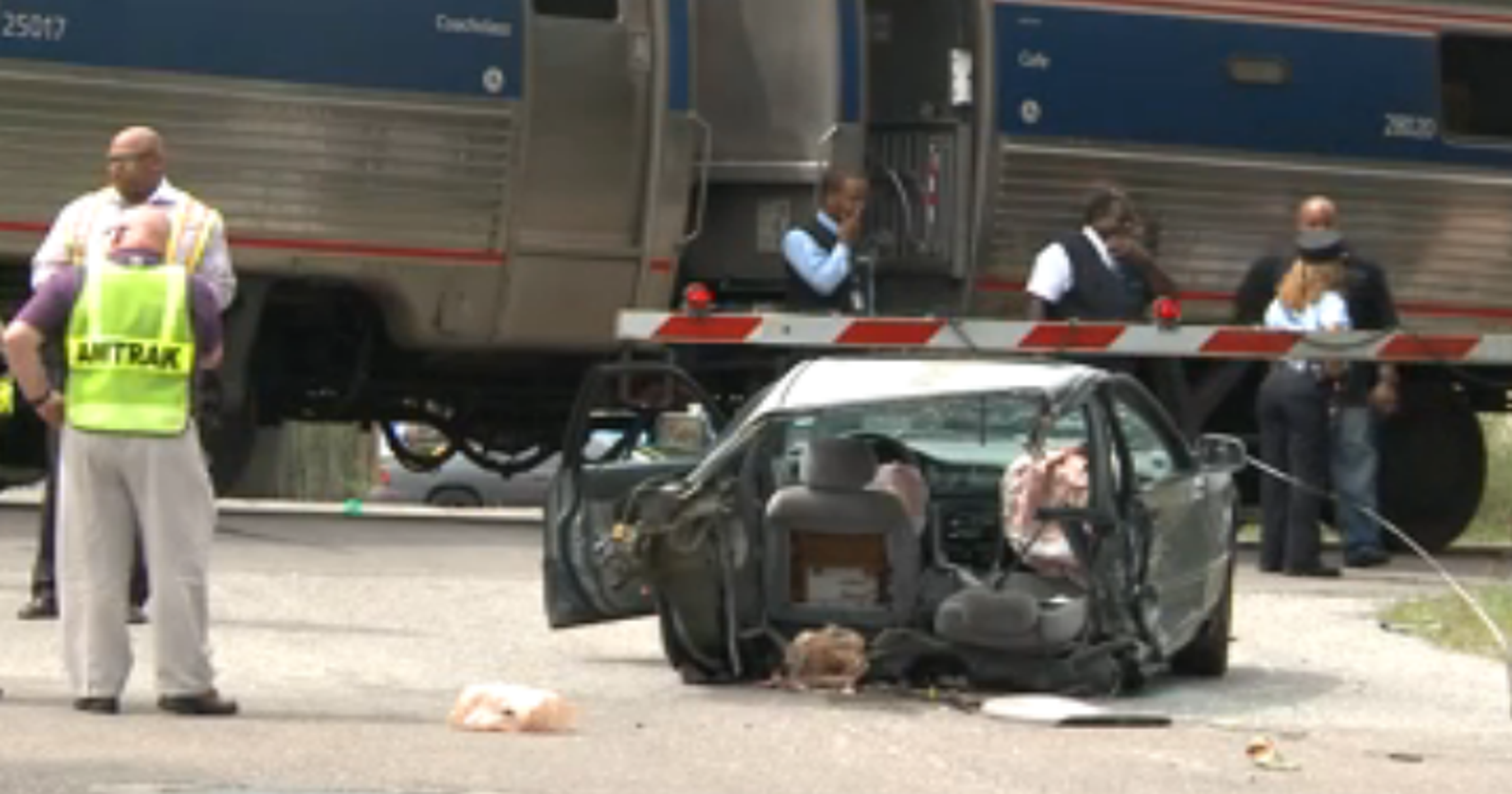 Amtrak train crashes into car in Florida