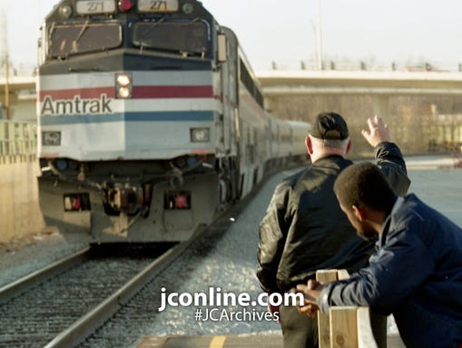 Amtrak cutting its service to Lafayette â€” April 8, 1995