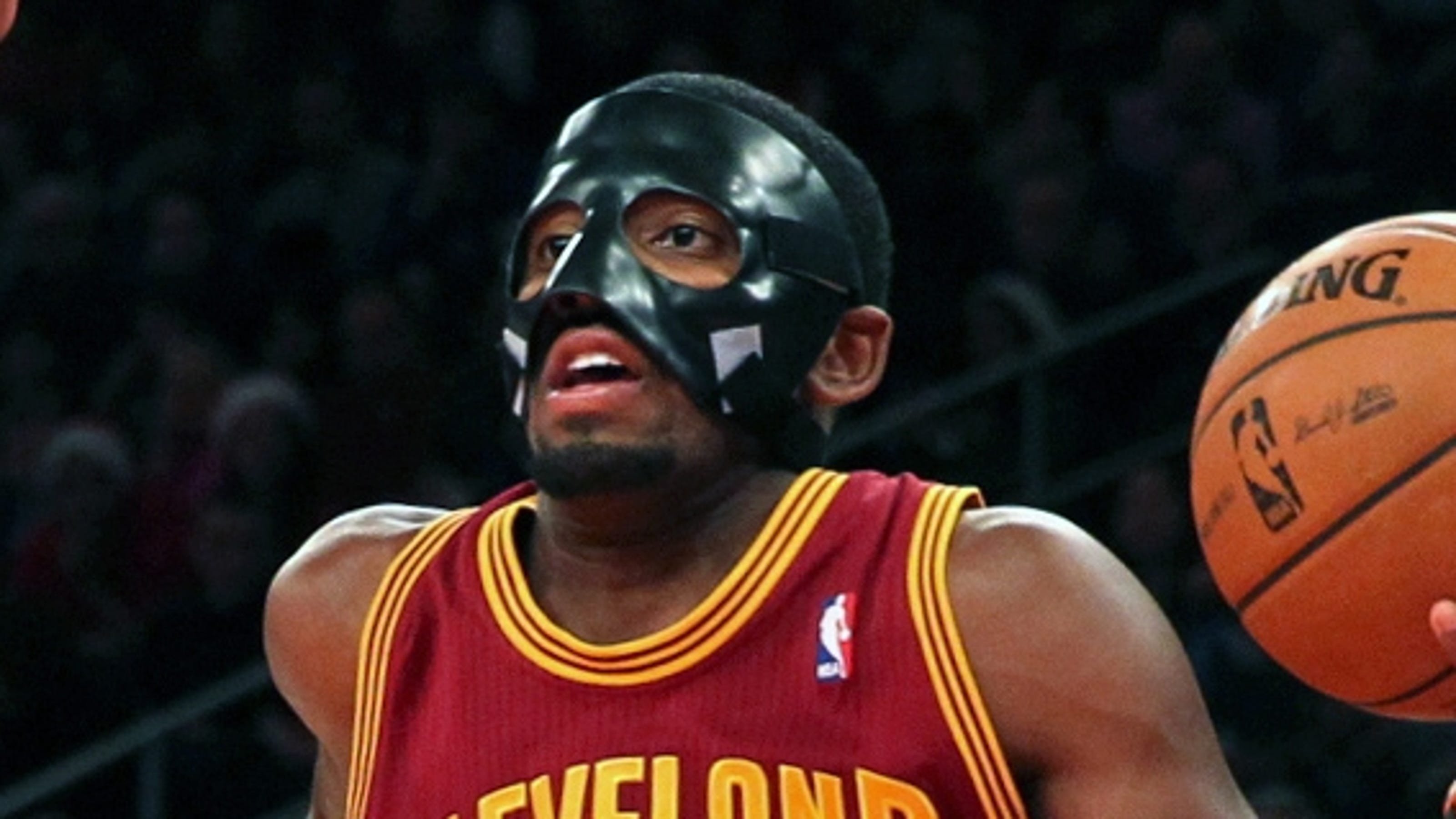 Kyrie Irving scores careerhigh 41 in black Zorrolike mask