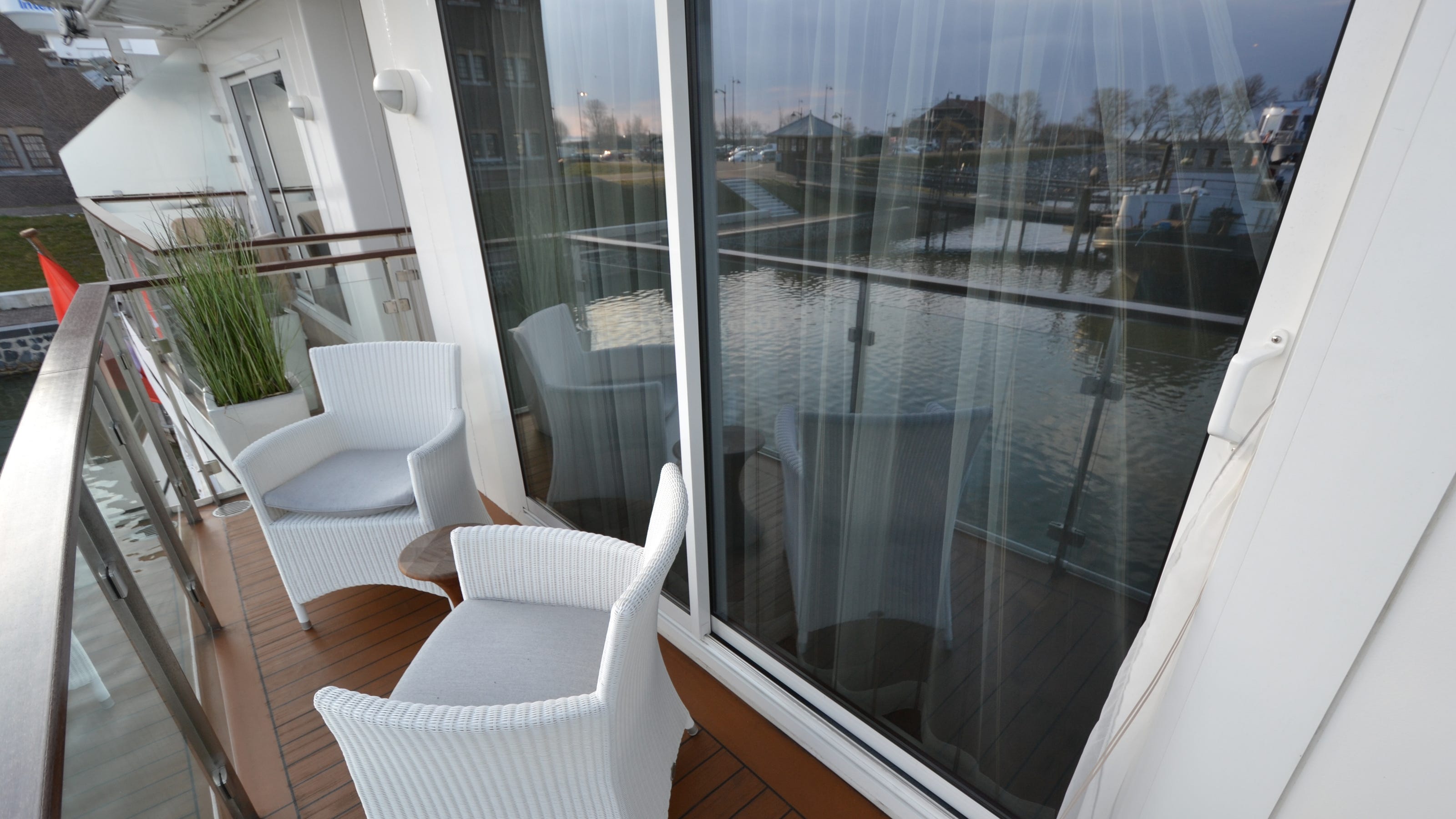Is it worth it to pay extra for a balcony cabin on a cruise?