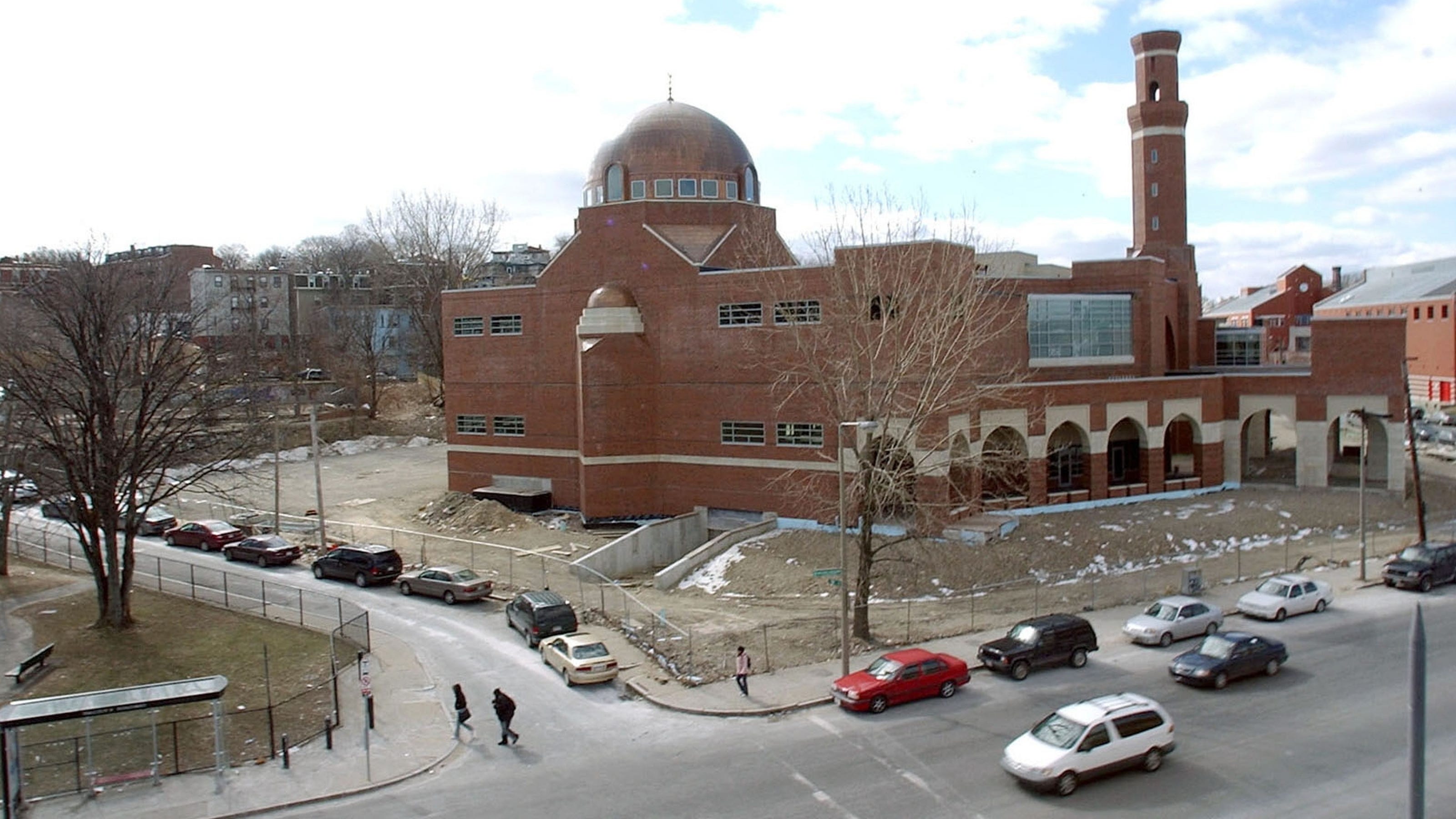 Boston mosque cancels Friday prayer, condemns terrorism