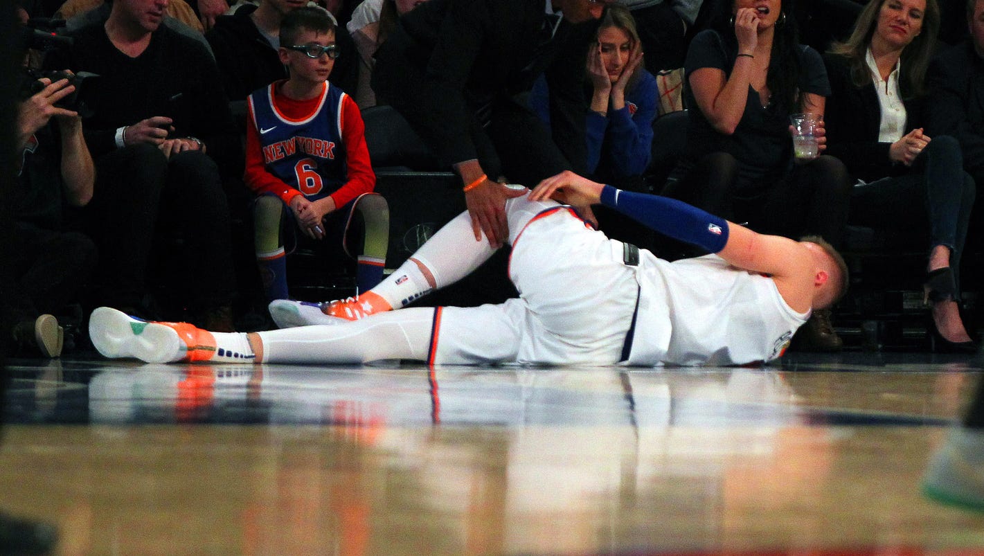 Kristaps Porzingis suffers torn ACL in Knicks' loss