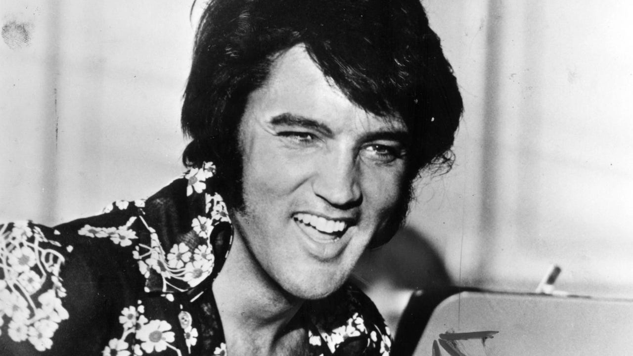 Elvis with his 10 most popular songs