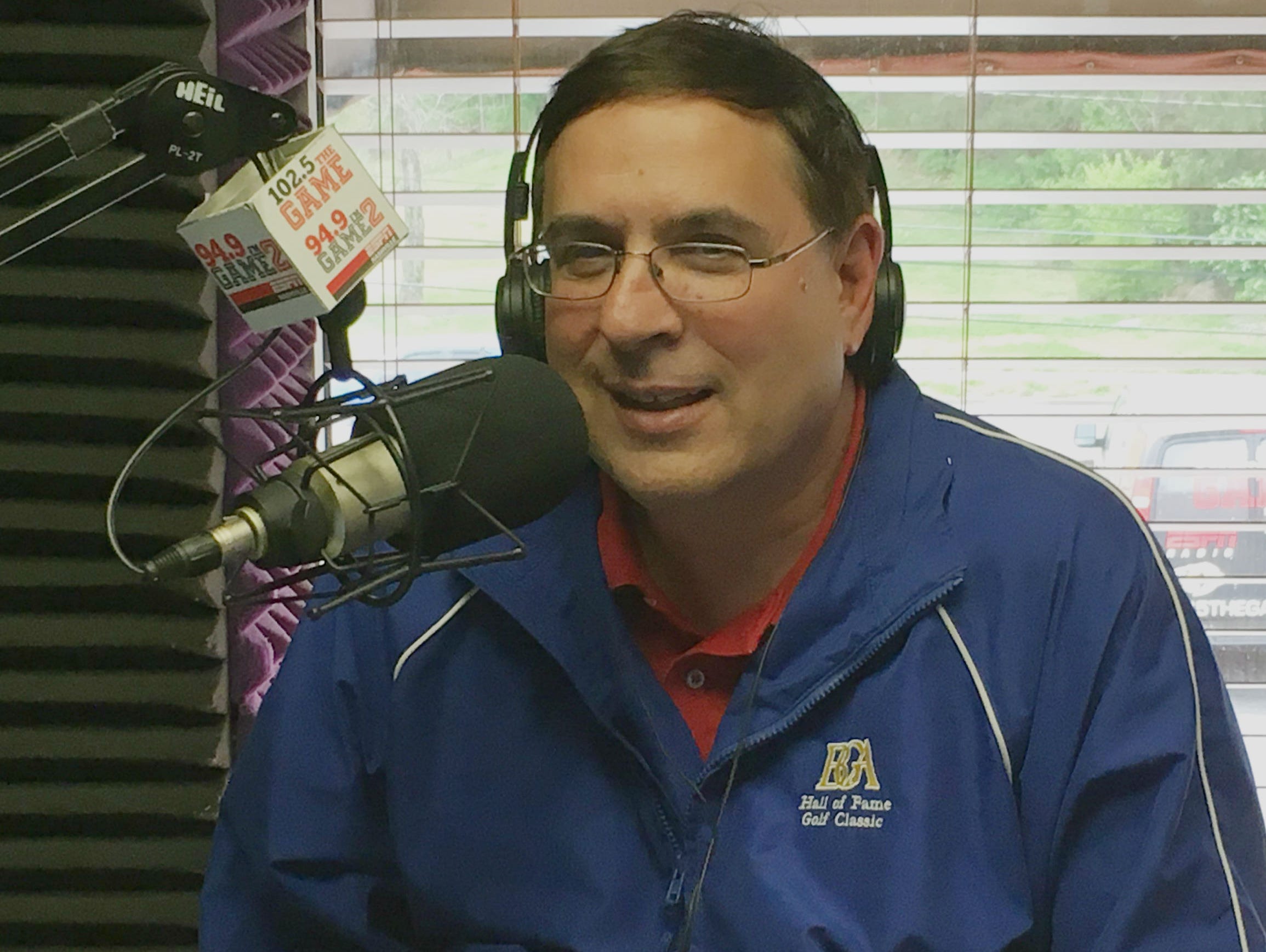 Sports talk show host George Plaster became emotional while talking on air with former Vanderbilt basketball coach Kevin Stallings.