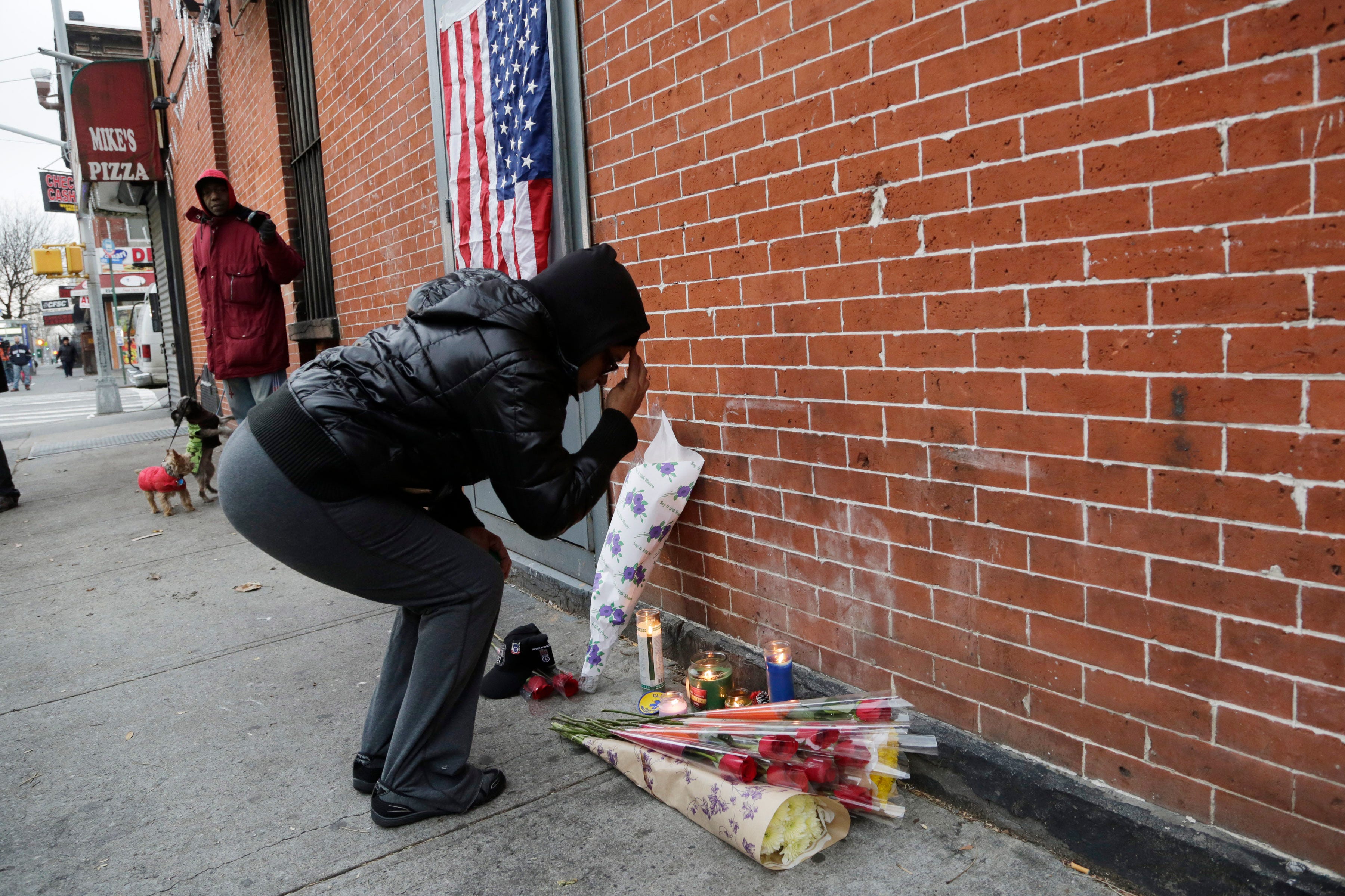 635547523858970143-AP-NYPD-Officers-Shot.jpg
